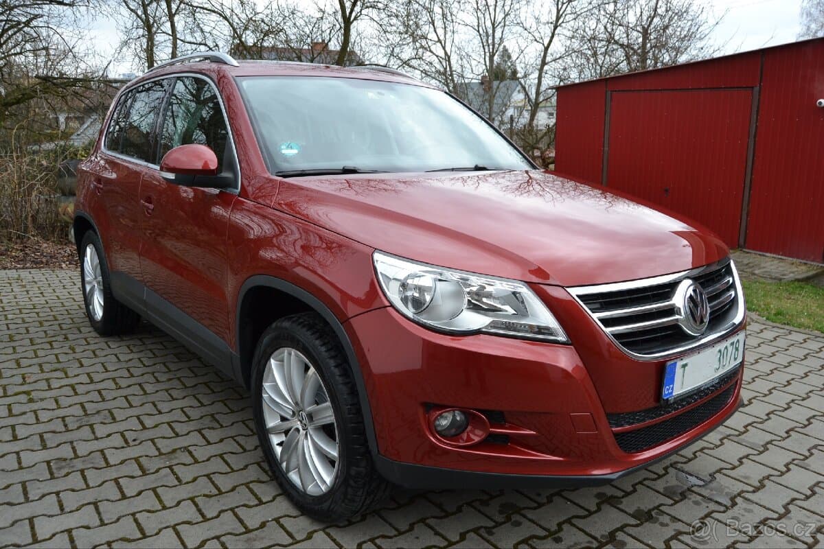 2011 Volkswagen TIGUAN - 2