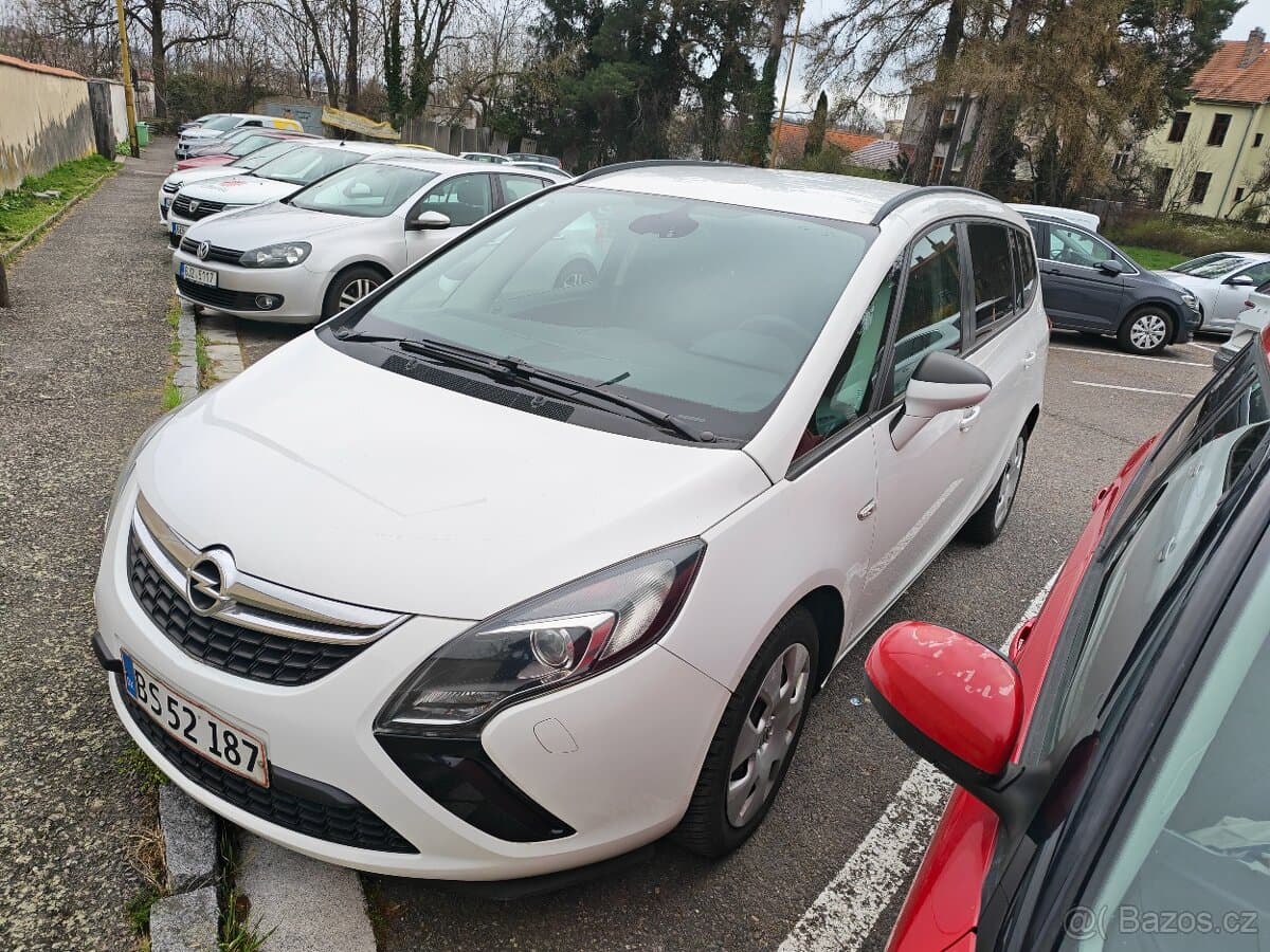 Opel ZAFIRA - 2