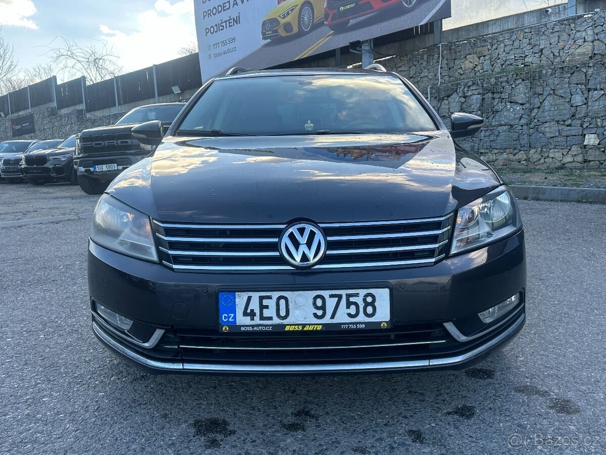 2011 Volkswagen PASSAT - 2