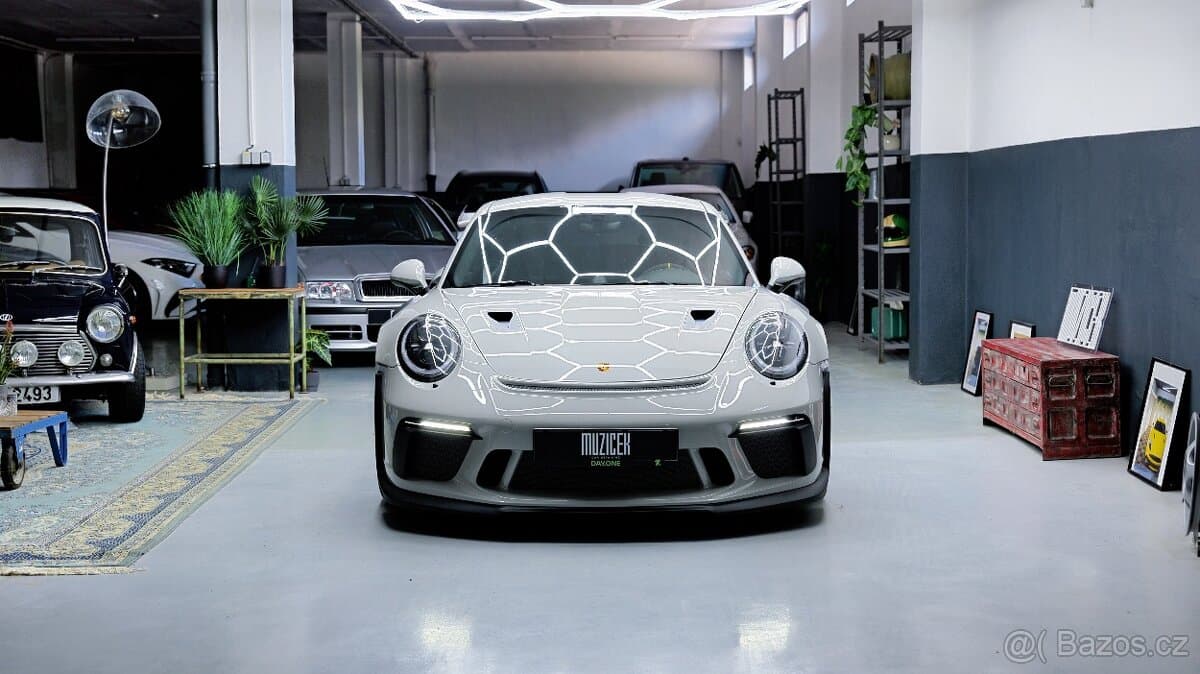 2018 Porsche 911 - 2