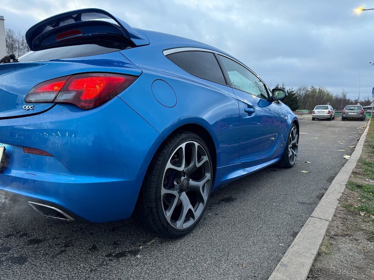 2013 Opel ASTRA - 2