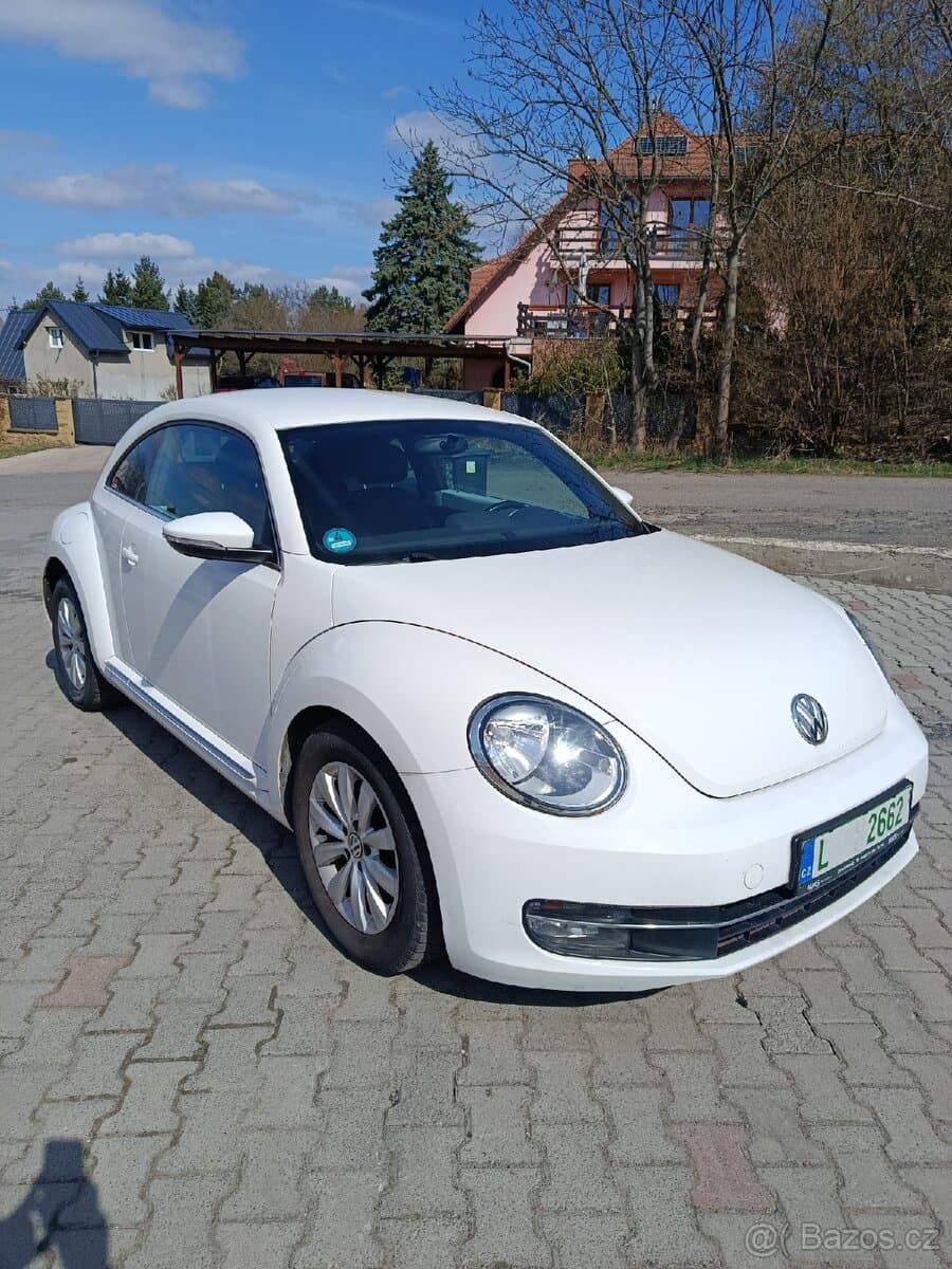 2013 Volkswagen BEETLE - 2