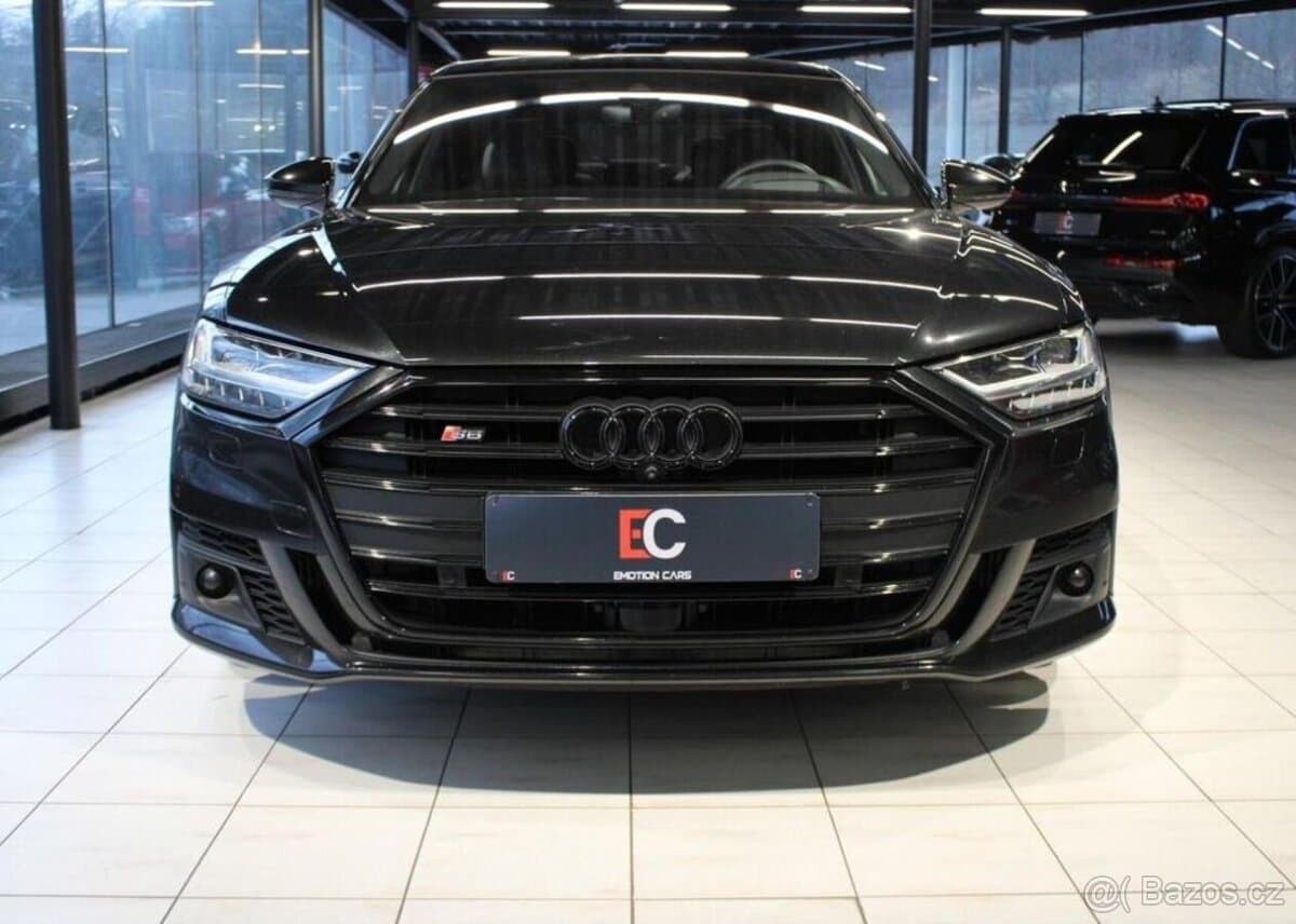 2021 Audi S8 - 2