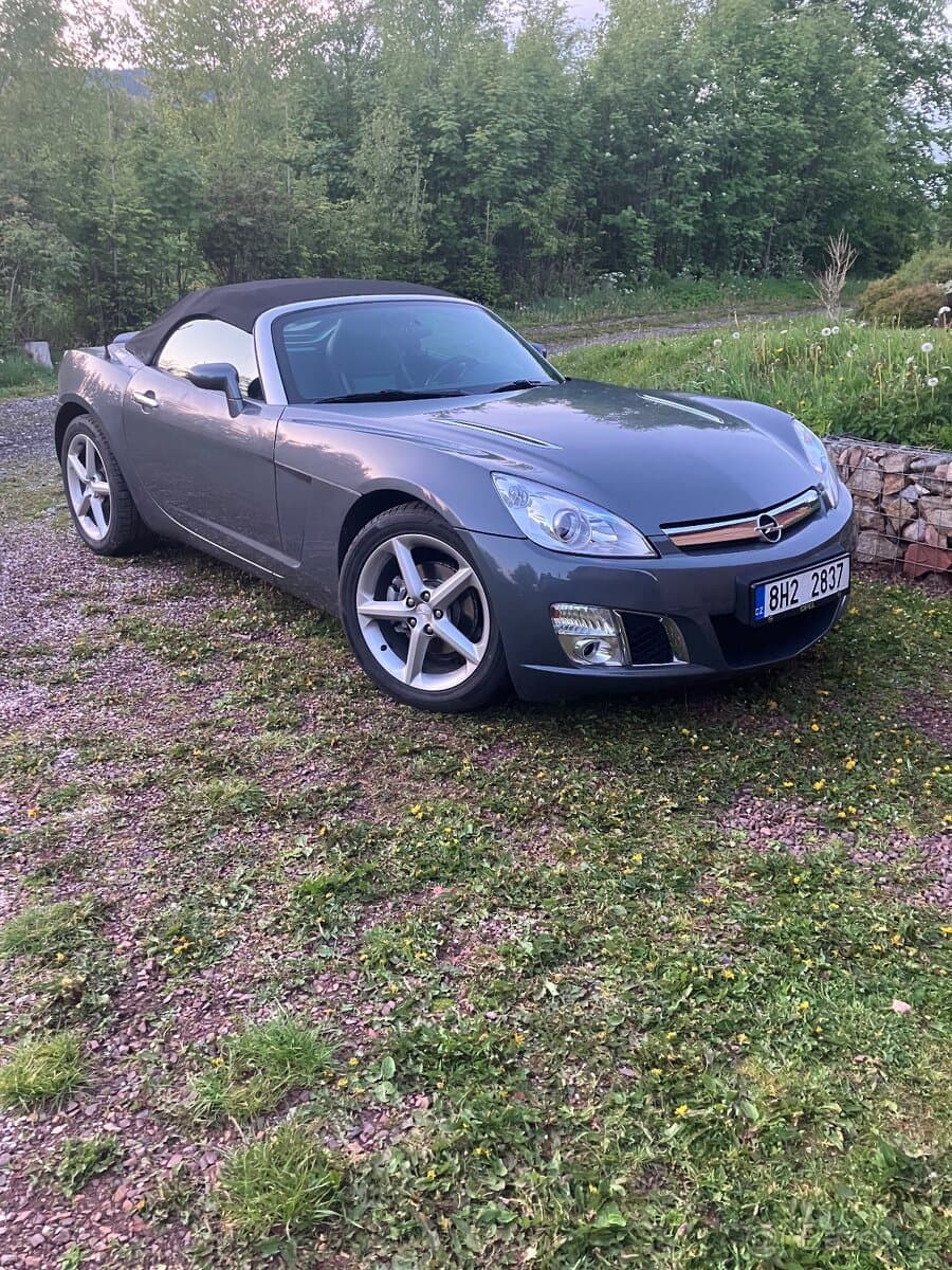2011 Opel GT - 2
