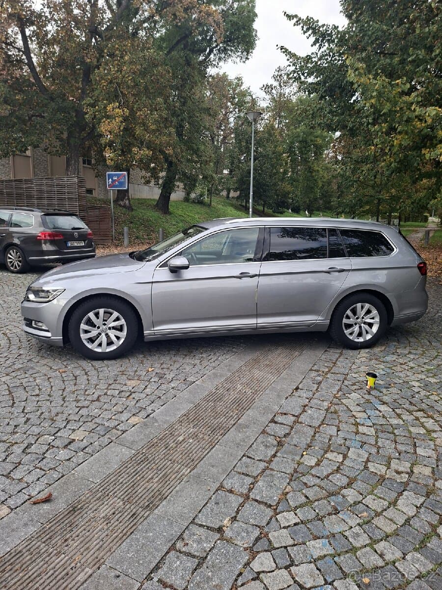 2018 Volkswagen PASSAT - 2