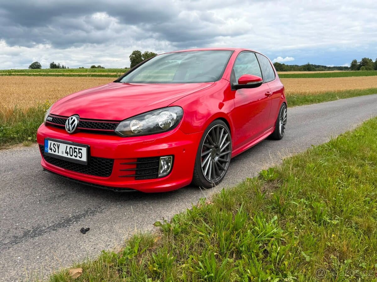 2010 Volkswagen GOLF - 2