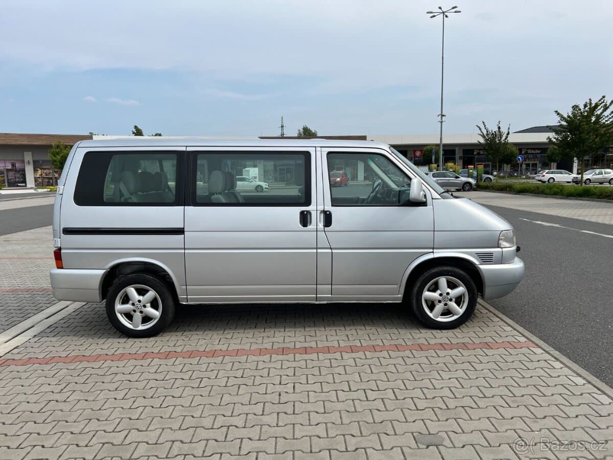 2003 Volkswagen CARAVELLE - 2