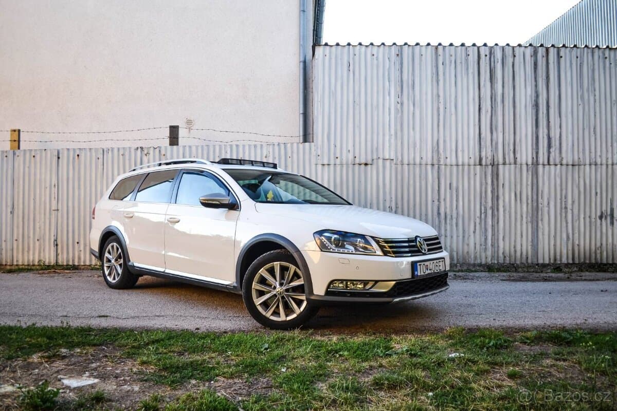 2012 Volkswagen PASSAT - 2