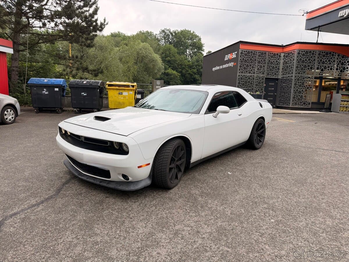 2019 Dodge CHALLENGER - 2