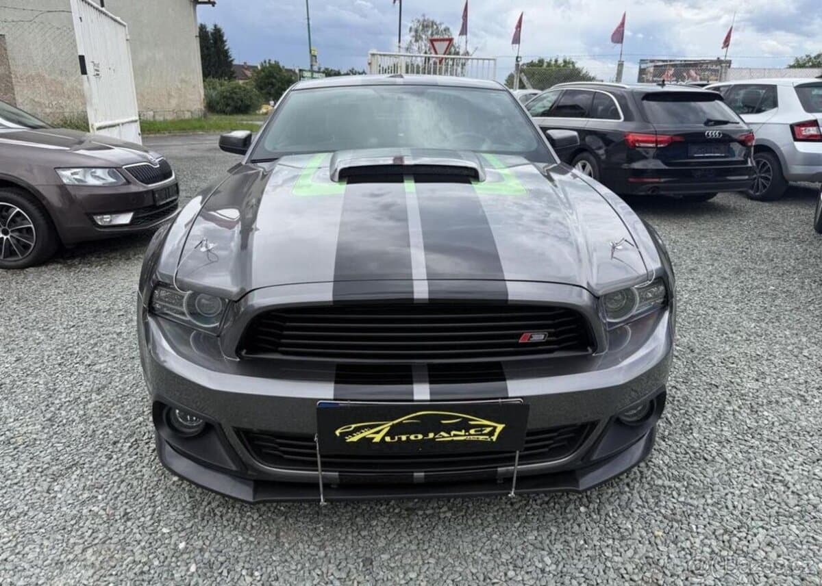 2013 Ford MUSTANG - 2