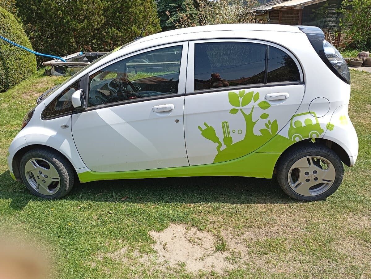 2012 Mitsubishi OSTATNÍ - 2