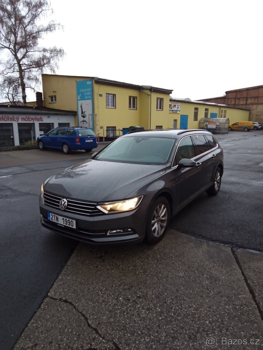 2017 Volkswagen PASSAT - 2