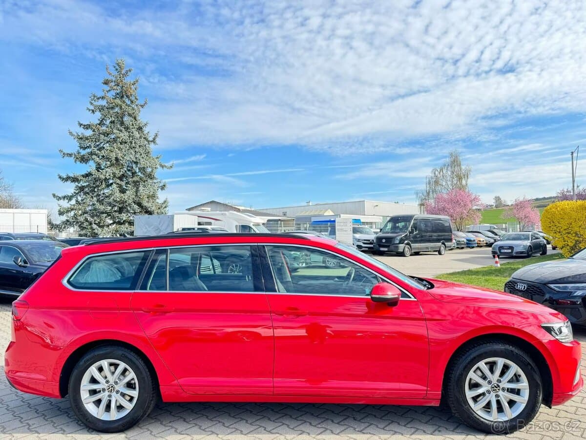 2023 Volkswagen PASSAT - 2
