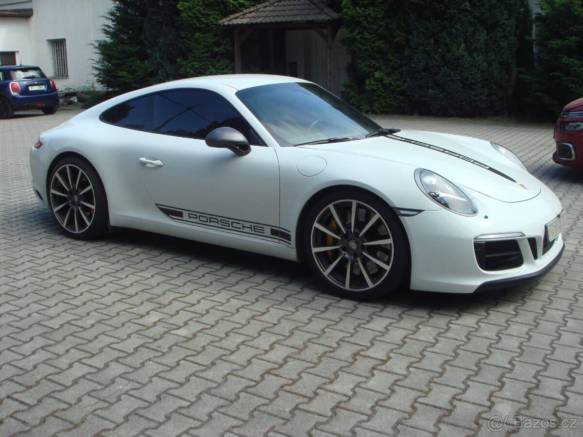 2018 Porsche 911 - 2