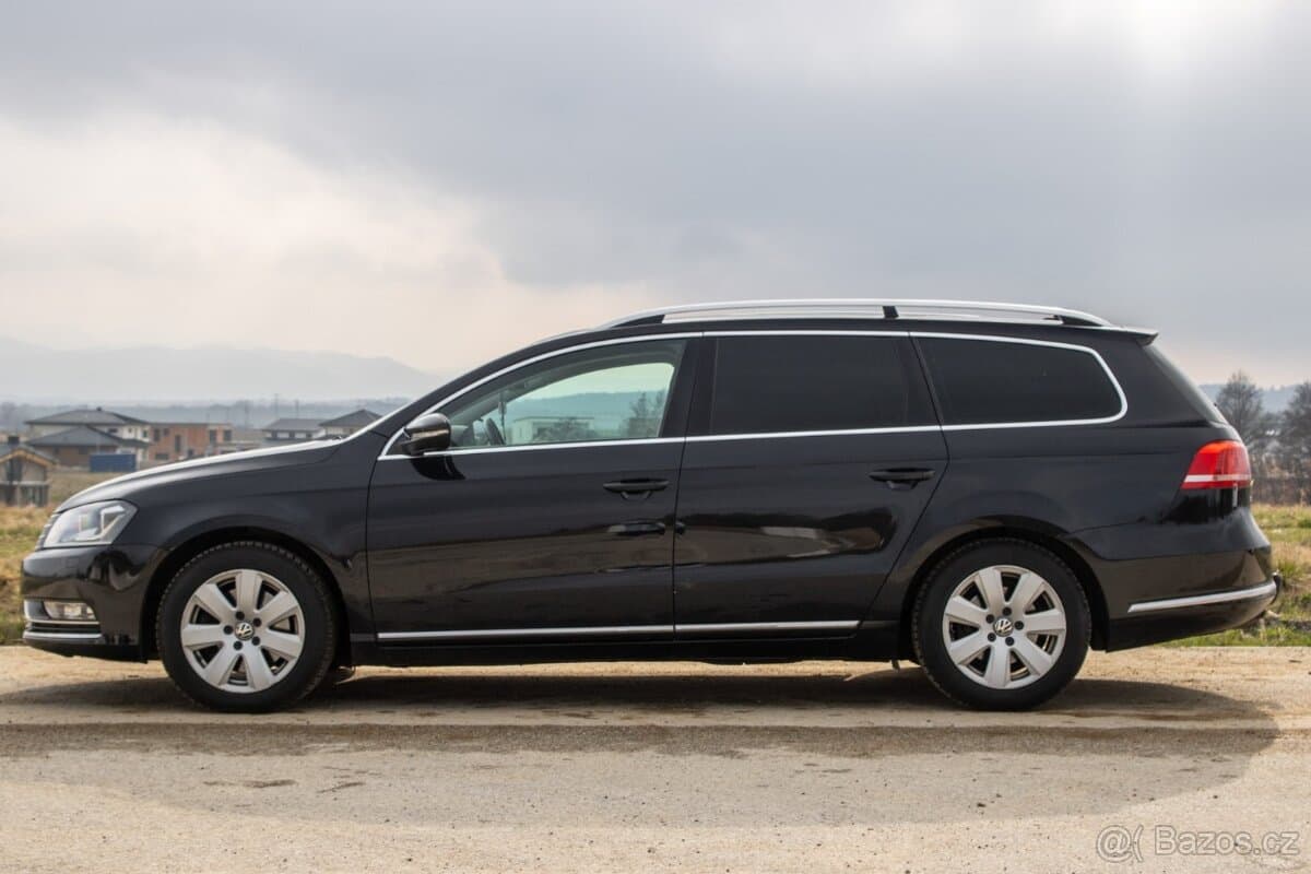 2011 Volkswagen PASSAT - 2