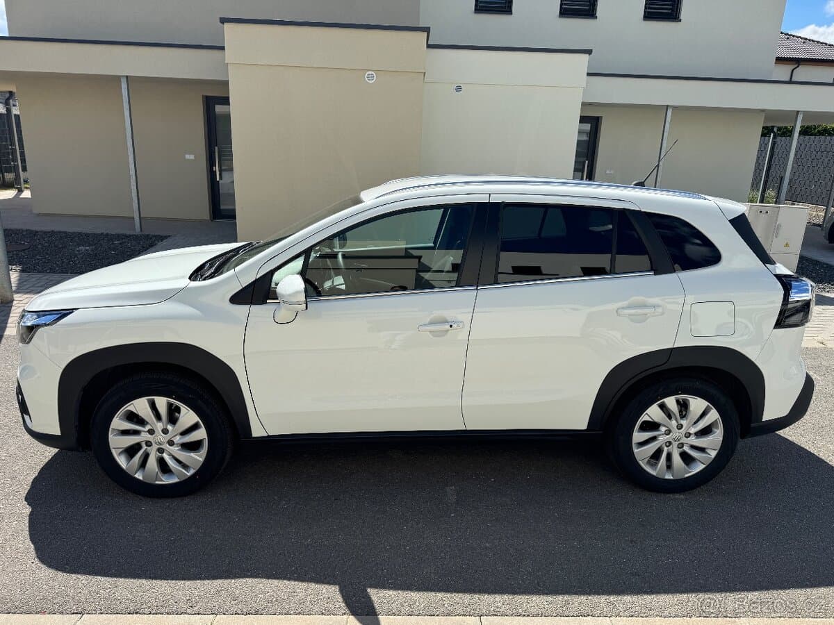 2025 Suzuki S-CROSS - 2