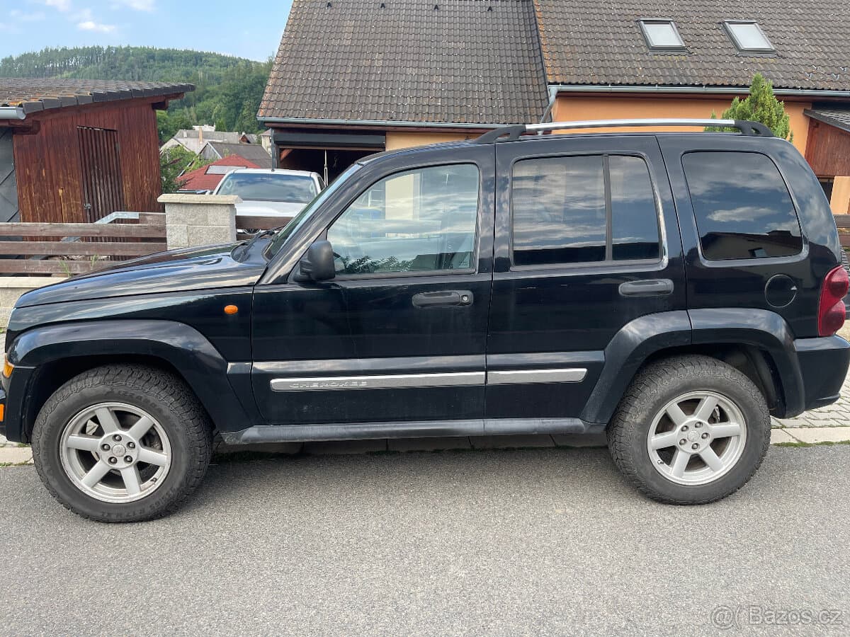 2006 Jeep CHEROKEE - 2