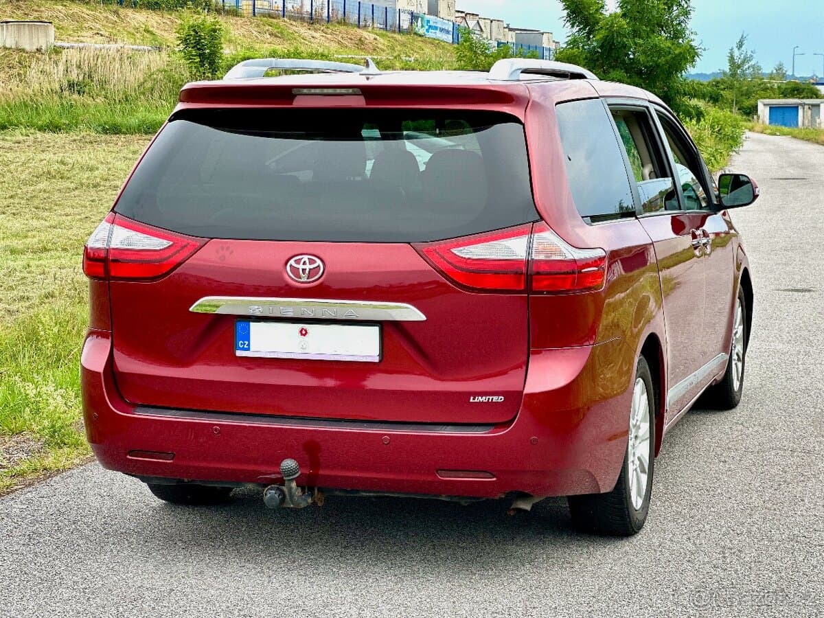 2016 Toyota SIENNA - 2