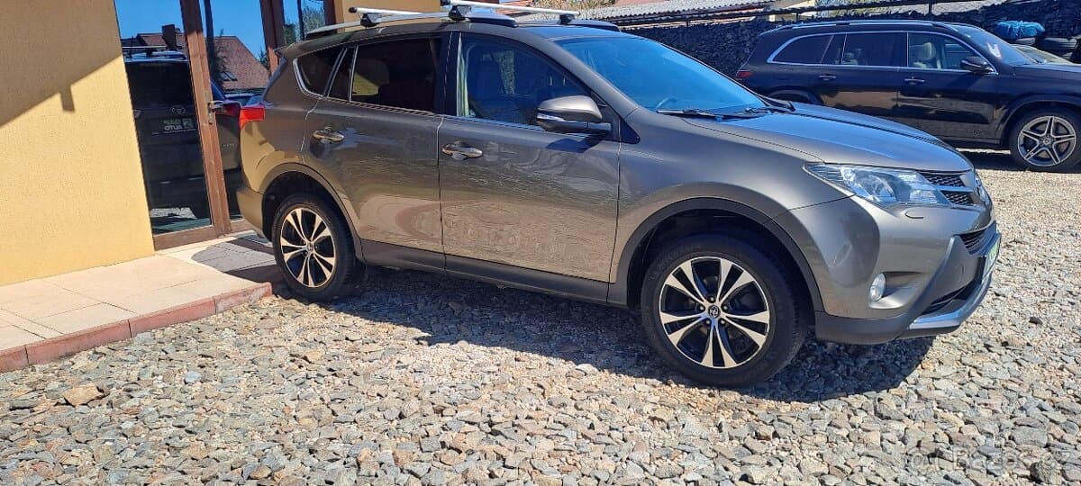 2015 Toyota RAV4 - 2