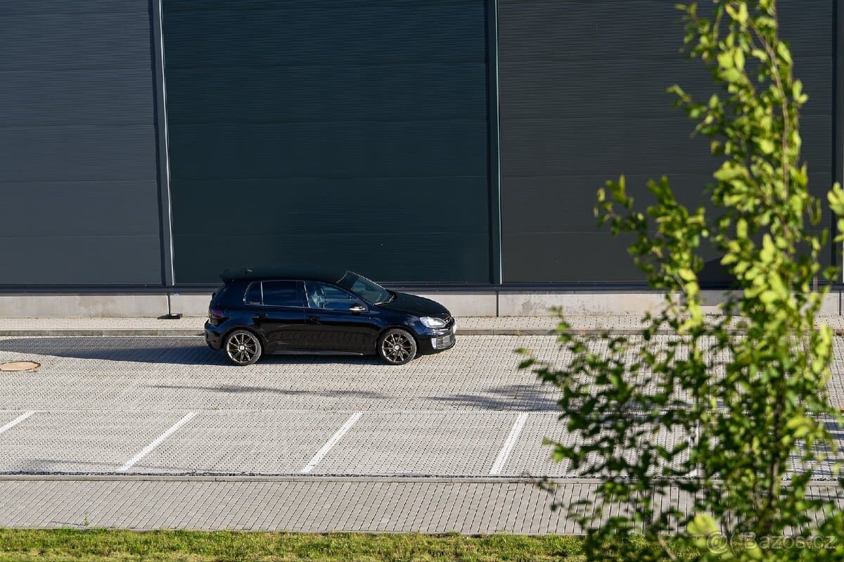 2012 Volkswagen GOLF - 2