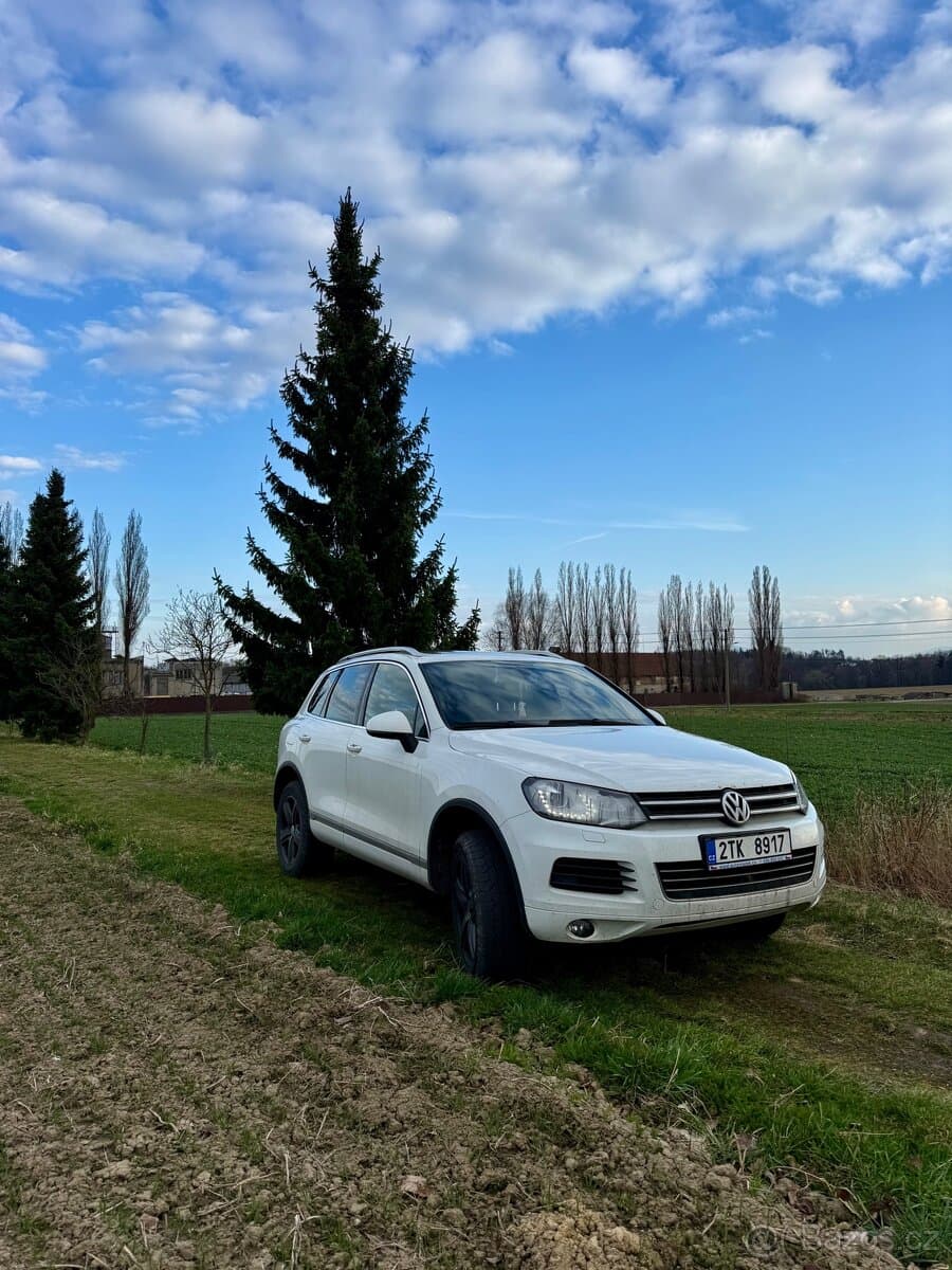 2012 Volkswagen TOUAREG - 2
