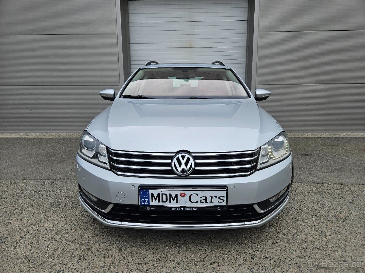 2011 Volkswagen PASSAT - 2