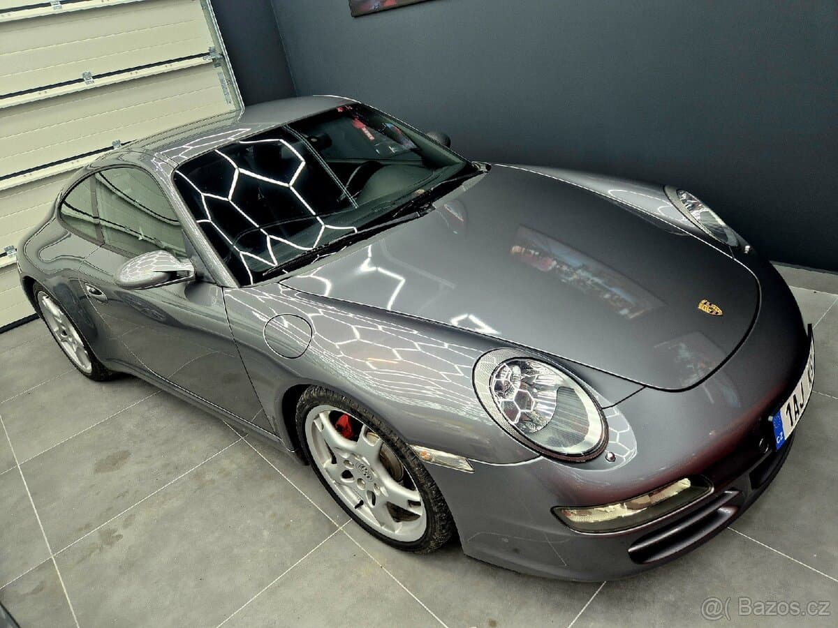 2005 Porsche 911 - 2