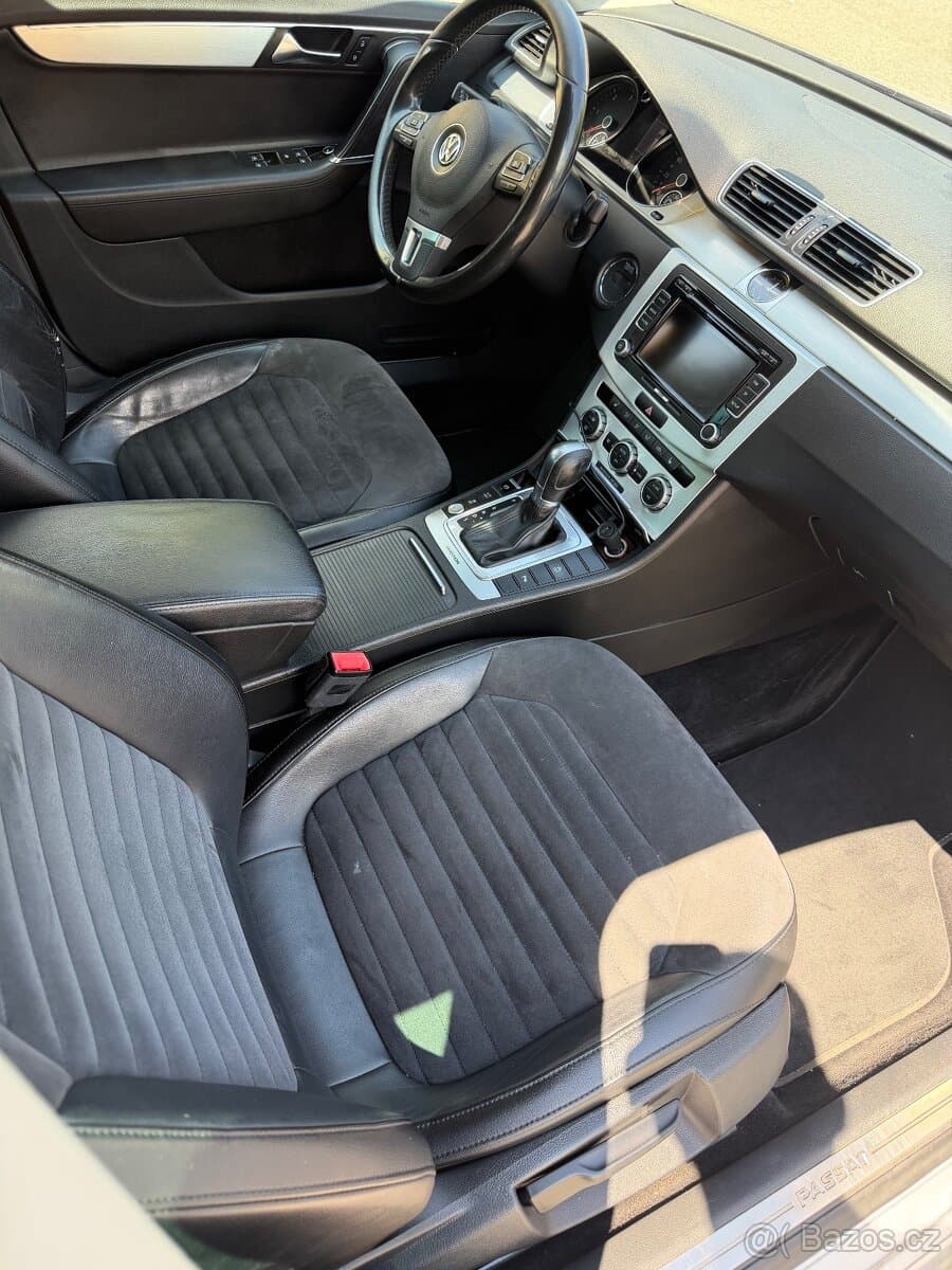 2013 Volkswagen PASSAT - 2