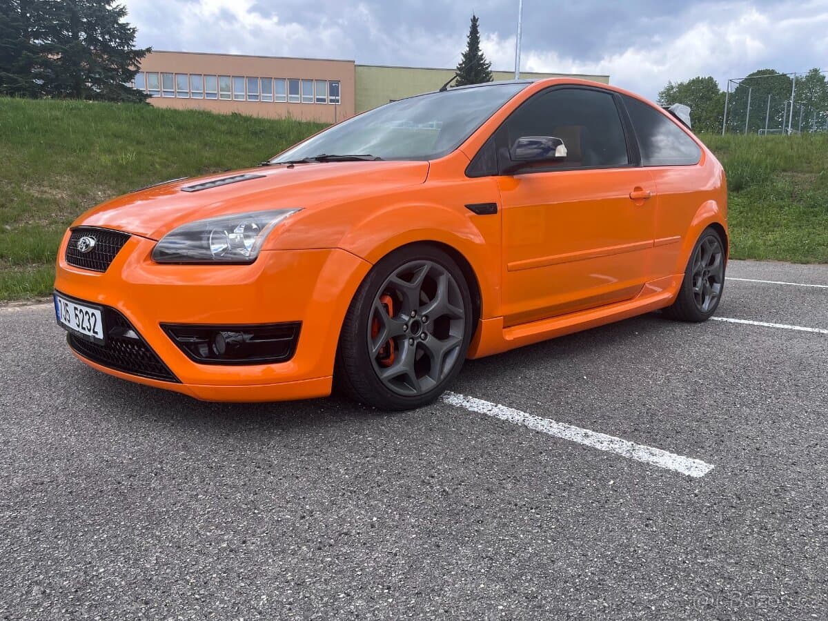 2006 Ford FOCUS - 2