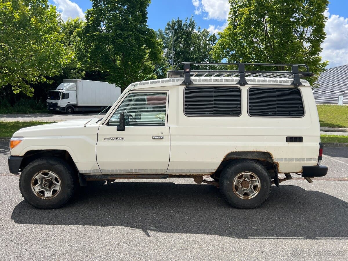 2009 Toyota LAND CRUISER - 2