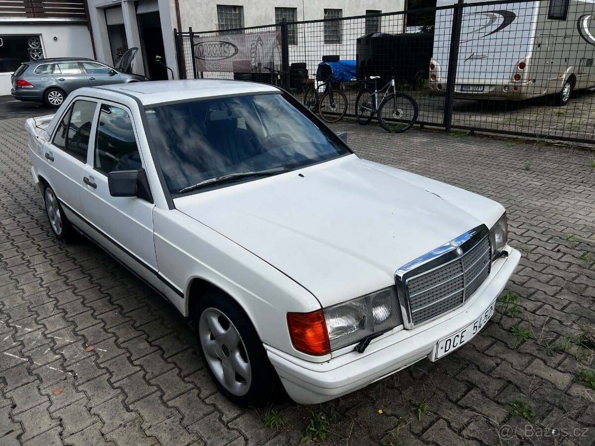 1984 Mercedes-Benz 190 - 2