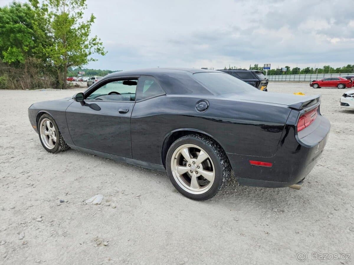 2013 Dodge CHALLENGER - 2