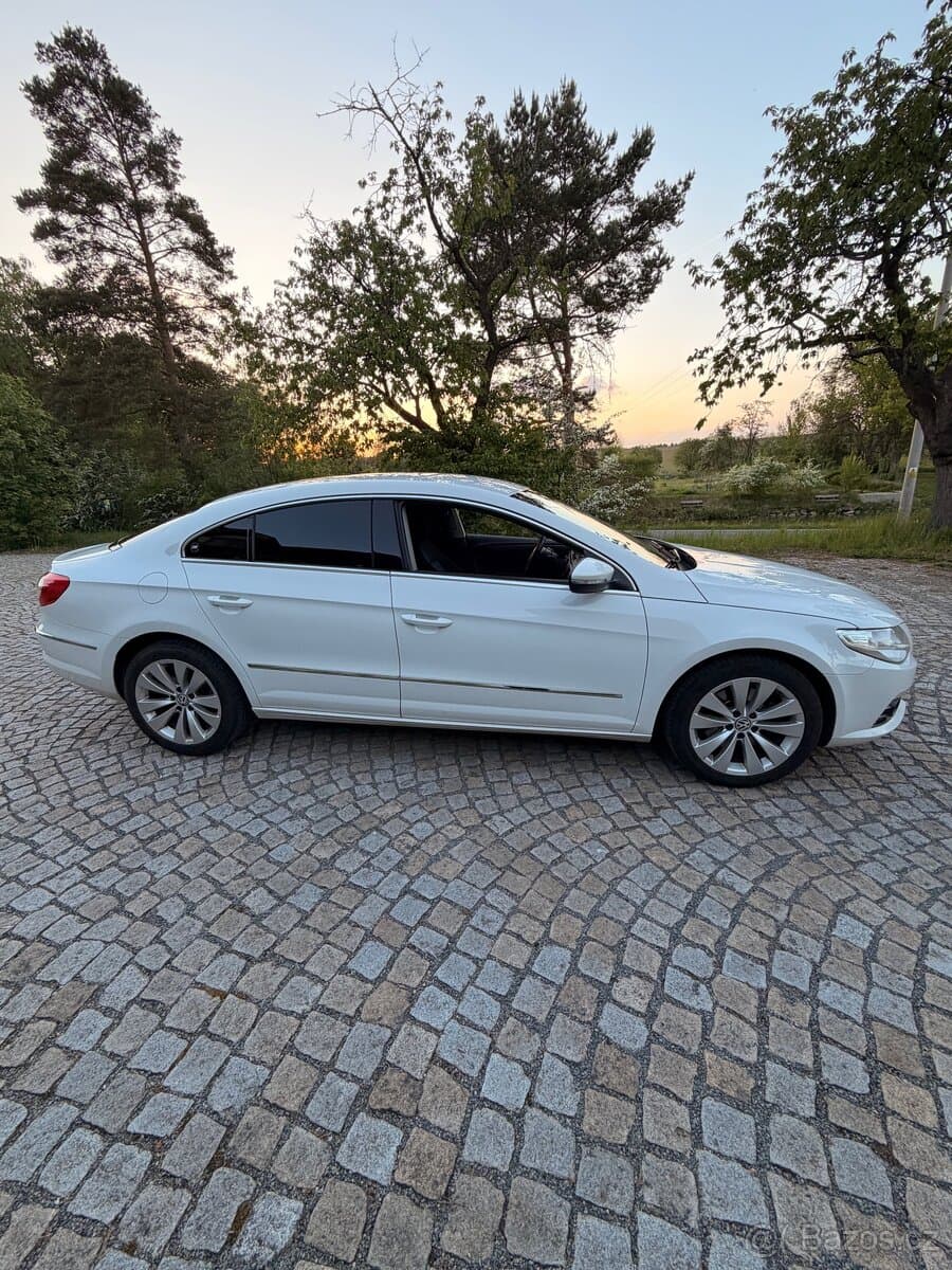 2011 Volkswagen PASSAT CC - 2