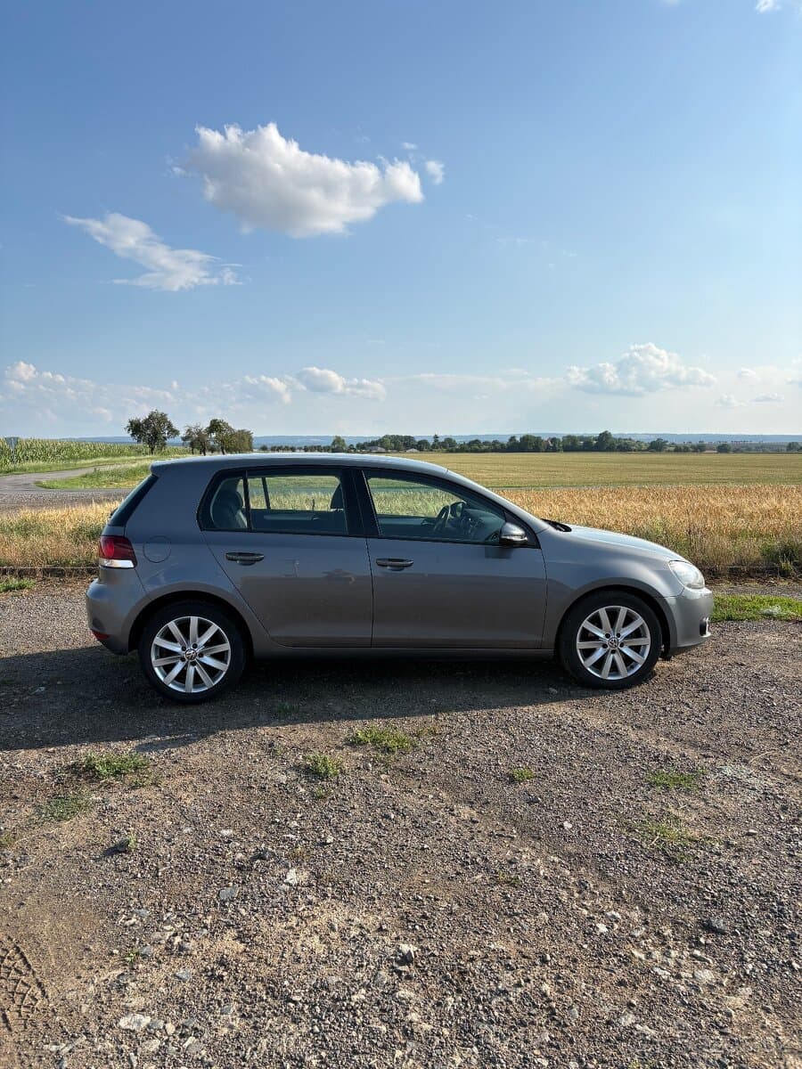 2011 Volkswagen GOLF - 2