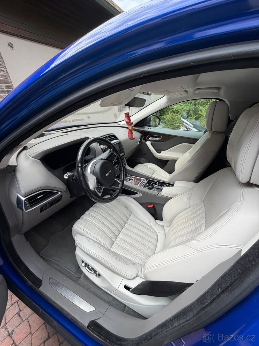 Jaguar F-PACE - 2