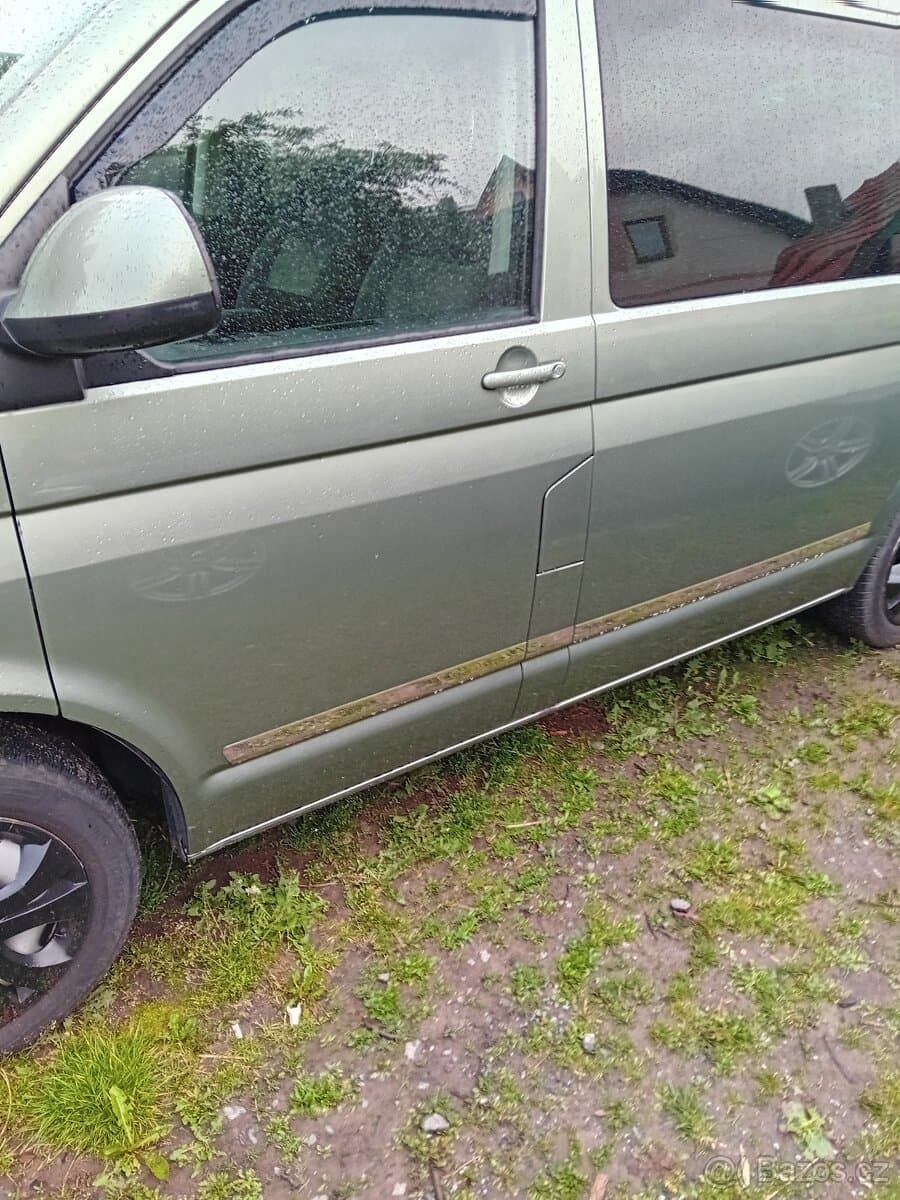 2011 Volkswagen CARAVELLE - 2