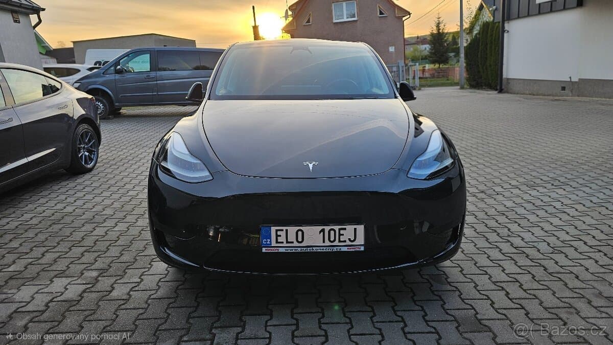 Tesla MODEL Y - 2