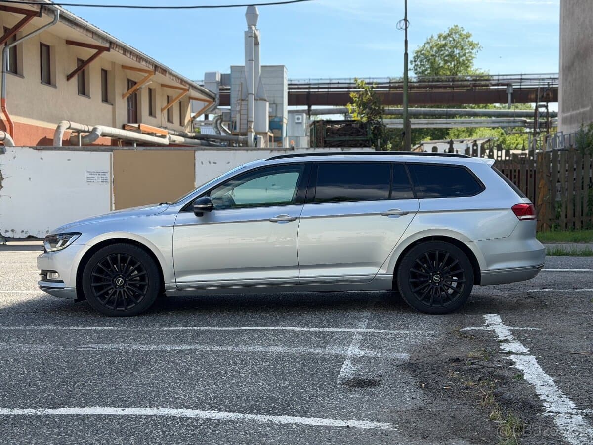 2016 Volkswagen PASSAT - 2