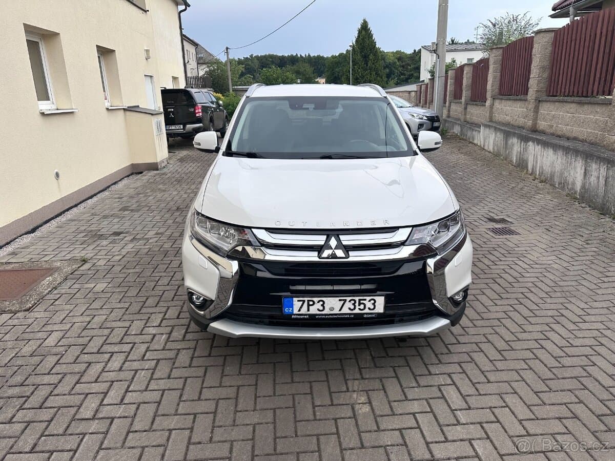 2017 Mitsubishi OUTLANDER - 2