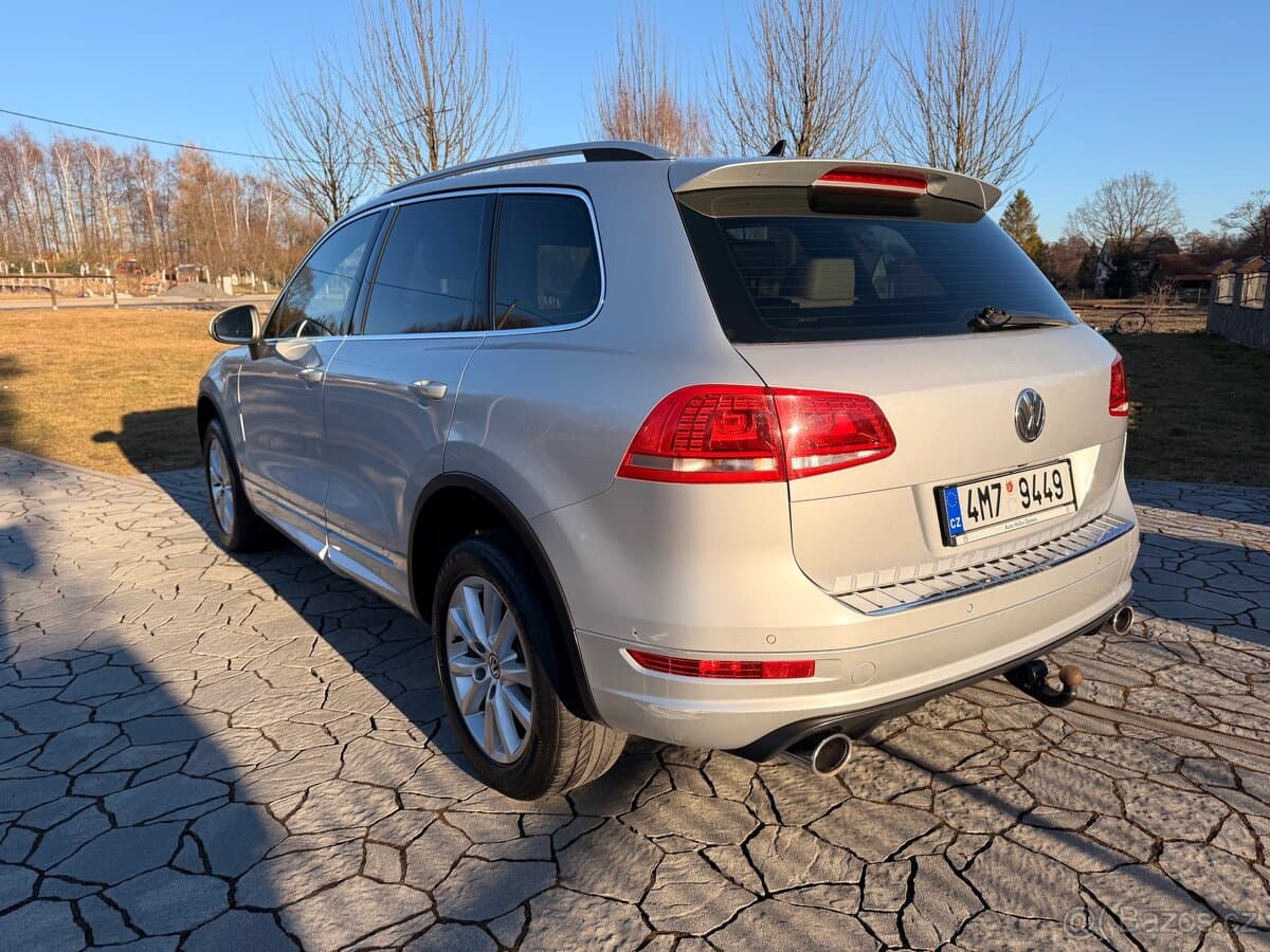 2012 Volkswagen TOUAREG - 2