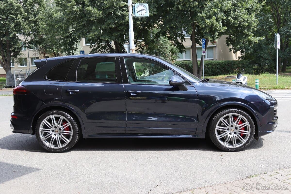 2016 Porsche CAYENNE - 2