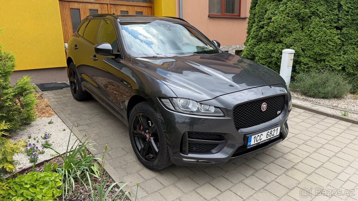 2016 Jaguar F-PACE - 2