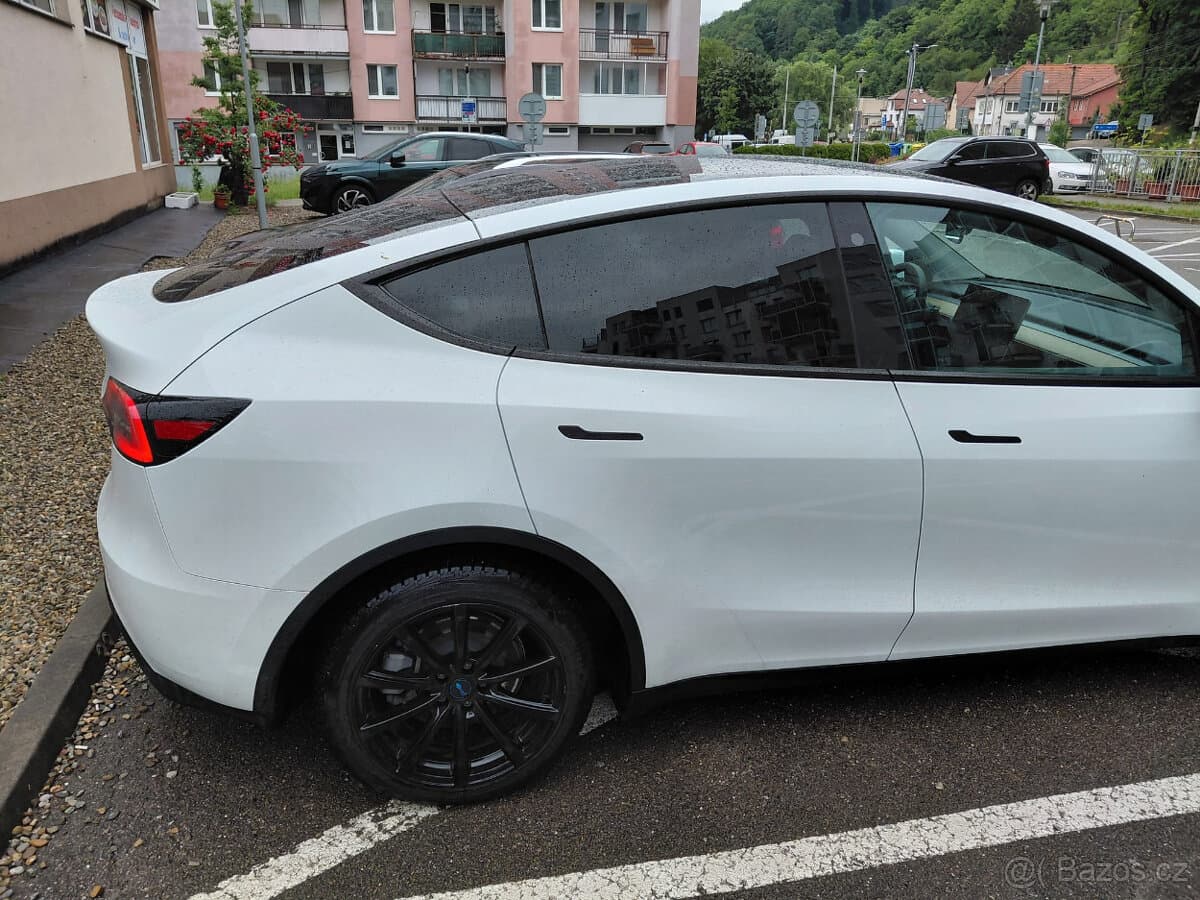 2023 Tesla MODEL Y - 2
