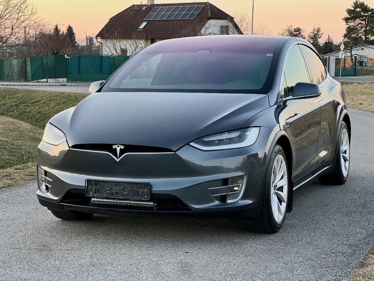 2018 Tesla MODEL X - 2