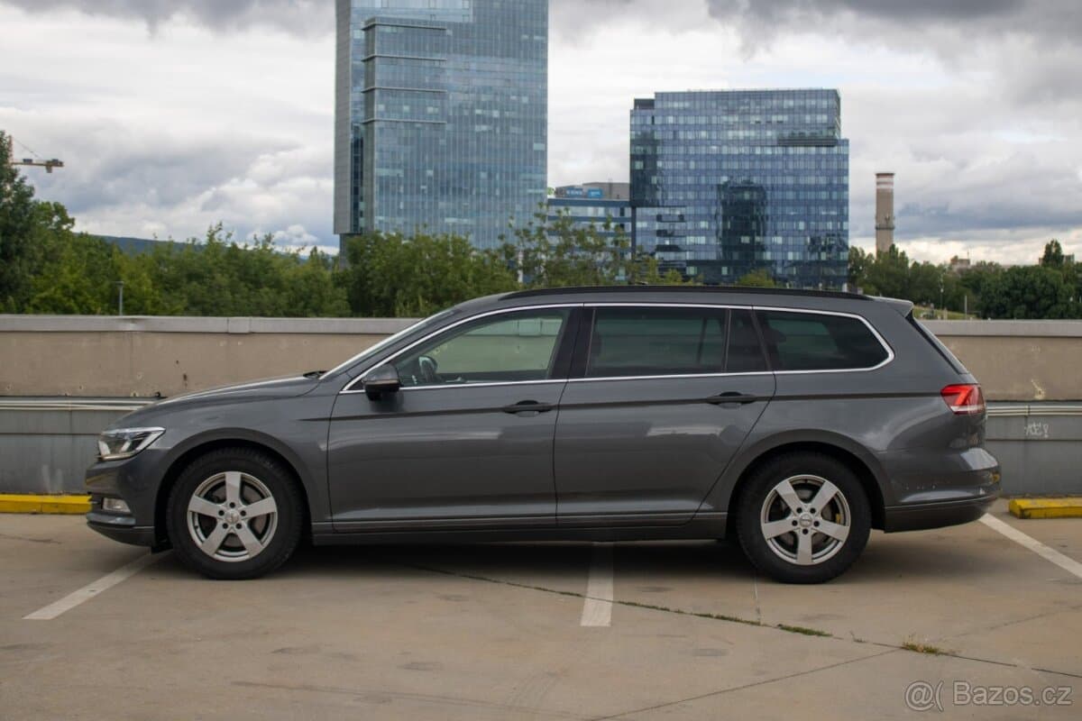 2016 Volkswagen PASSAT - 2