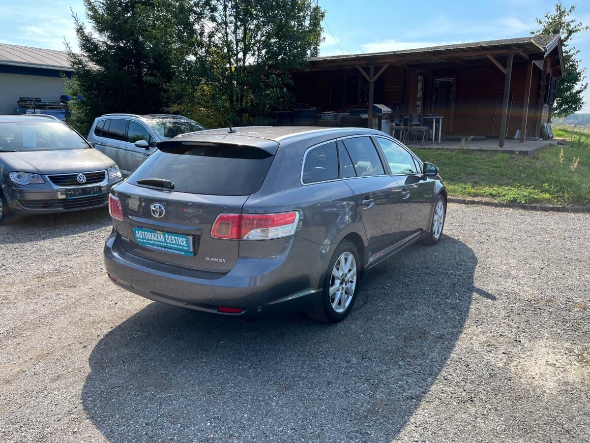 2011 Toyota AVENSIS - 2