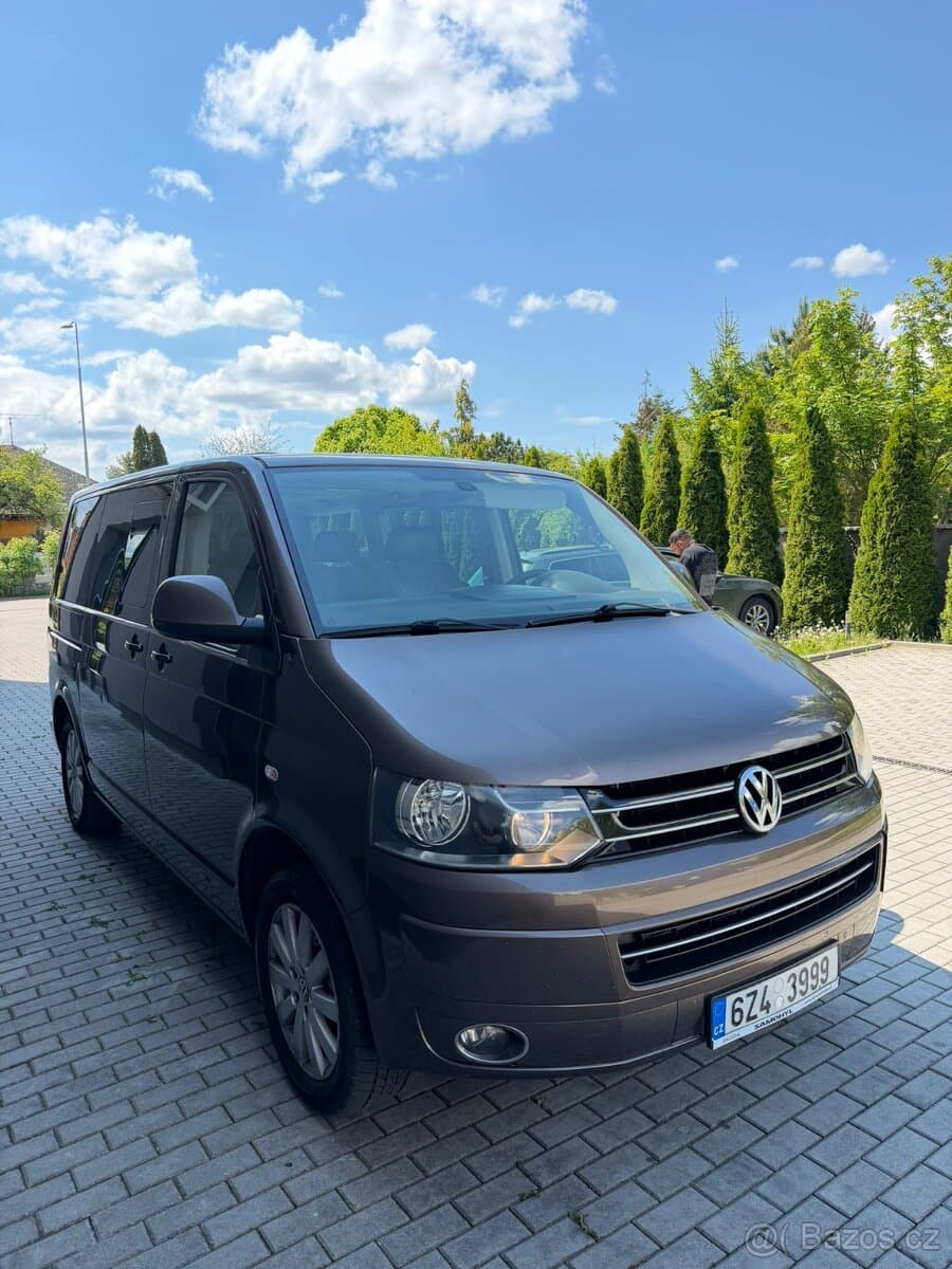 2011 Volkswagen MULTIVAN - 2