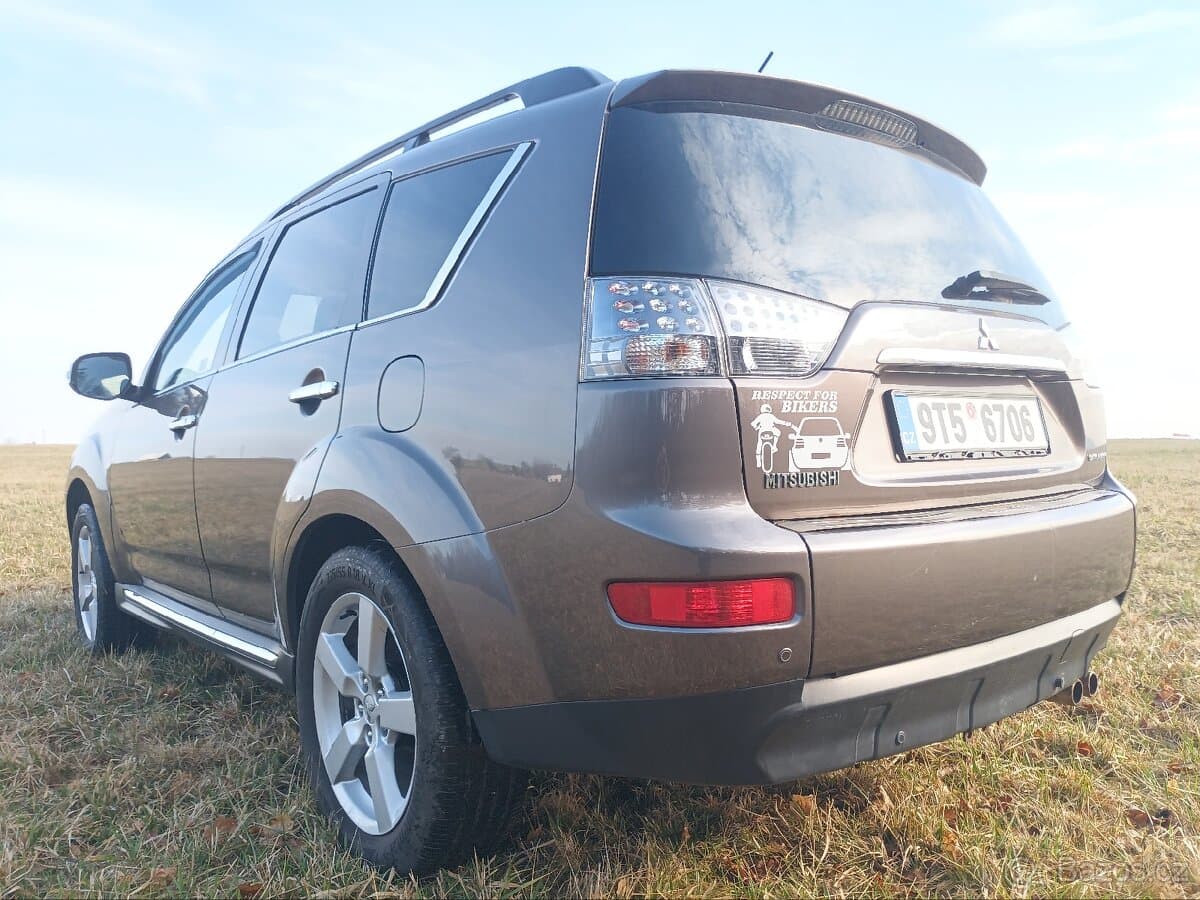 Mitsubishi OUTLANDER - 2