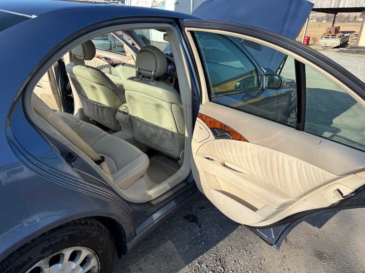 2004 Mercedes-Benz E-CLASS - 2