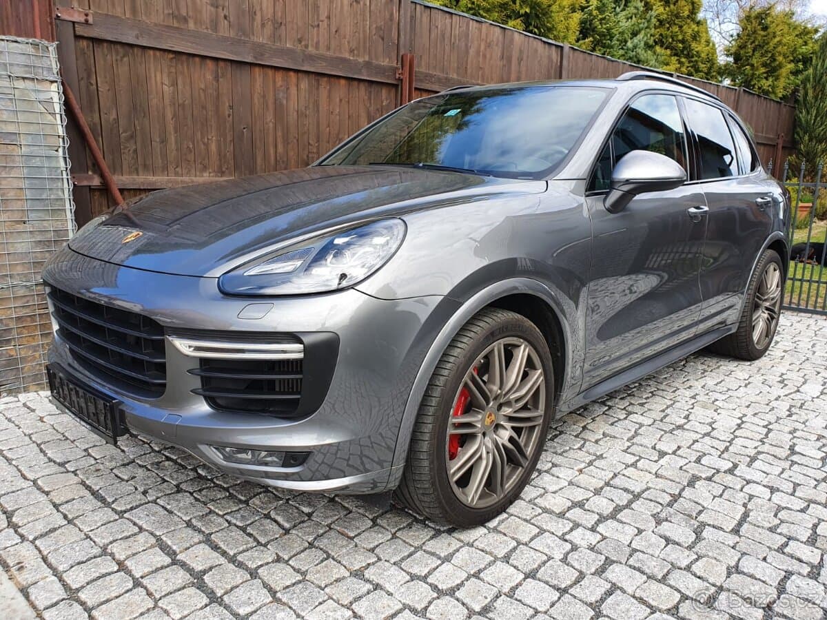 2015 Porsche CAYENNE - 2